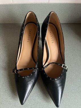 Talbots Black Pointed leather Heels with Stud Trim Sz 9.5
